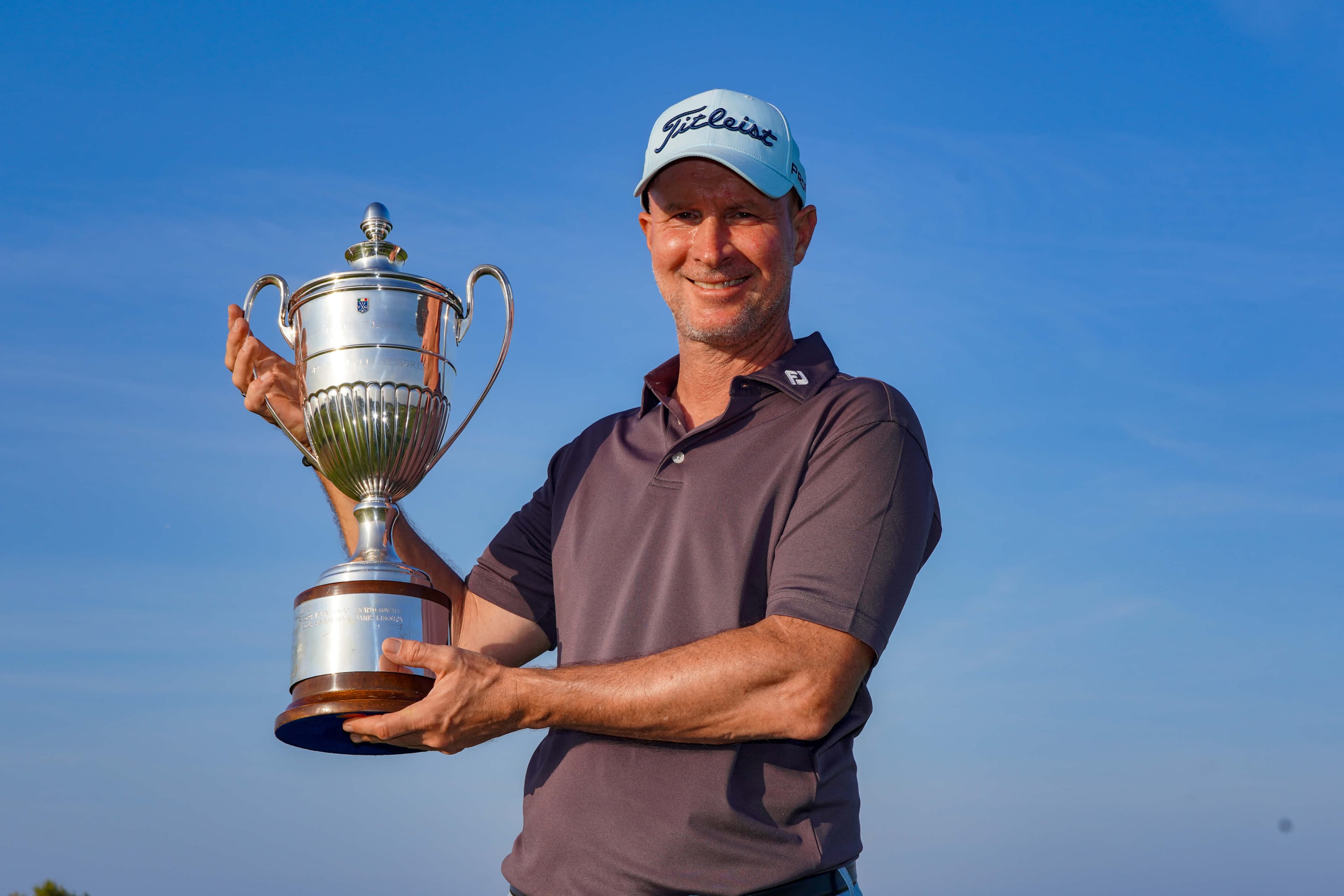 GÖGELE ROMPS TO MAIDEN TITLE IN ITALY